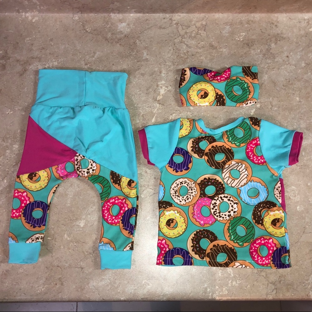 WAHM 3pc Baby Girl Outfit 6-9 months - Donuts - Picture 2 of 6
